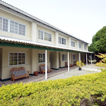 The Liguanea Club Hotel Kingston Exterior photo